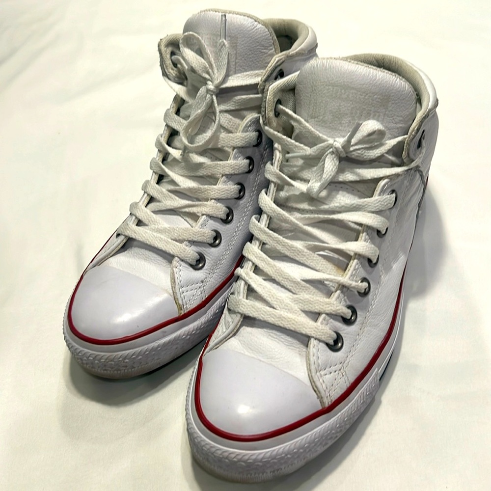 Converse Men’s Mid-Chuck Taylor
